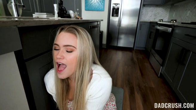 Блондинка бритую пилотку доверила опытному мужчине