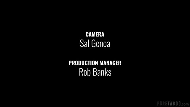 Отчим оттрахал двух грудастых падчериц коротким членом